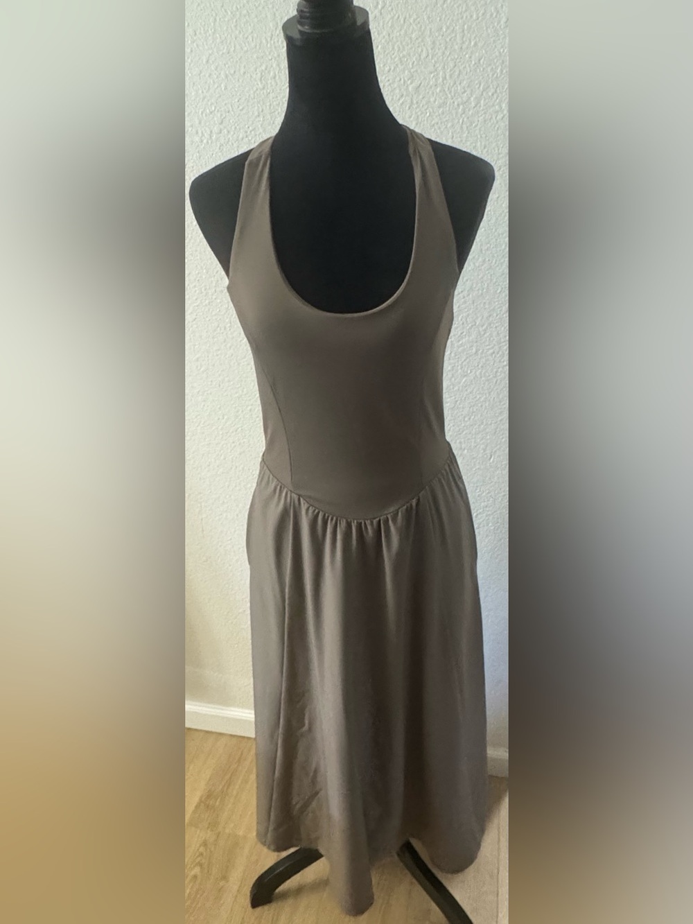 Sleeveless gray sports Midi Dress